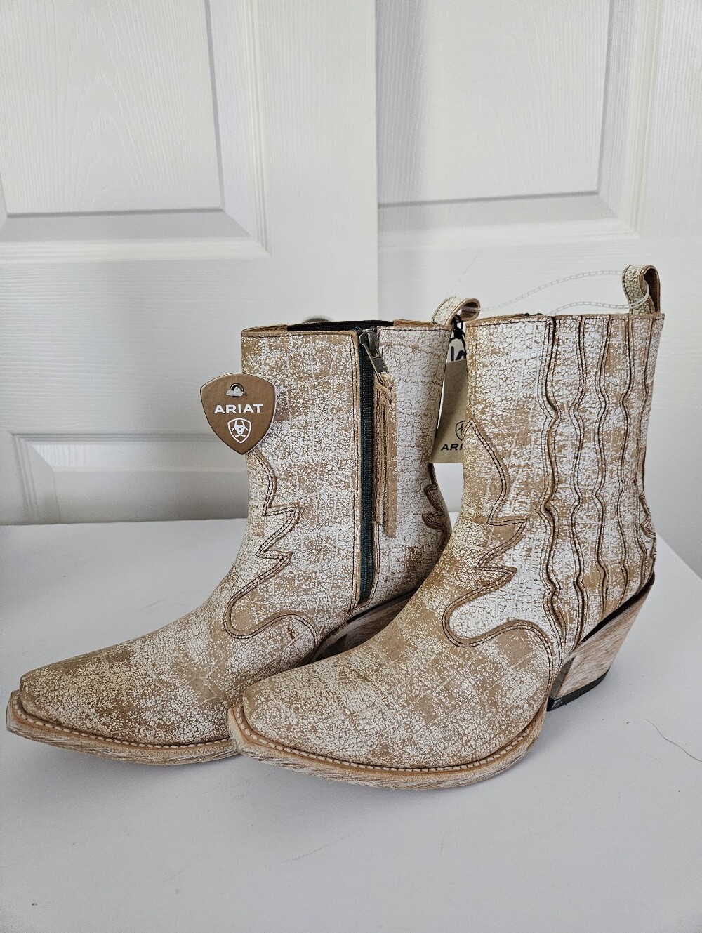 Ariat NWT Ladies Leather Western Boot - Picture 3 of 9